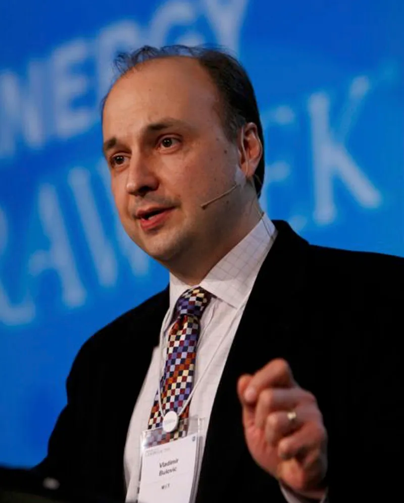 Vladimir-Bulovic-at-IHS-Vertical.jpg