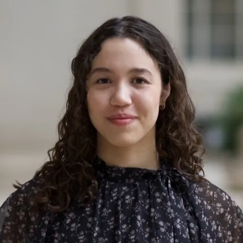 Headshot of Camila Pierce