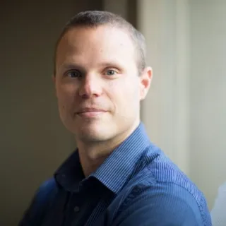 Headshot of Bradley Olsen 