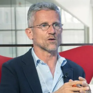 Headshot of Carlo Ratti 