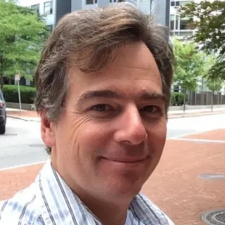 Headshot of Darren Garnier