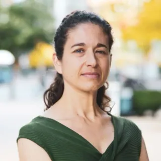 Headshot of Elsa Olivetti 