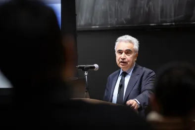 Fatih Birol, executive director of the International Energy Agency, discusses global energy markets at a MIT Energy Initiative seminar.